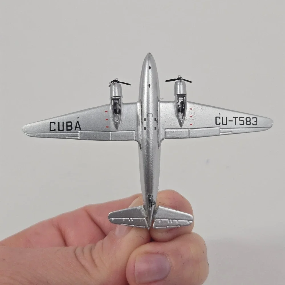 Aerovias Q S.A. CU-T583 Vintage Propeller Scale Model Plane